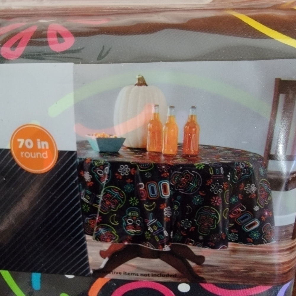 Celebrate! Halloween Vinyl Tablecloth Sugar Skulls (70 In Round)Day of t… - Picture 2 of 5